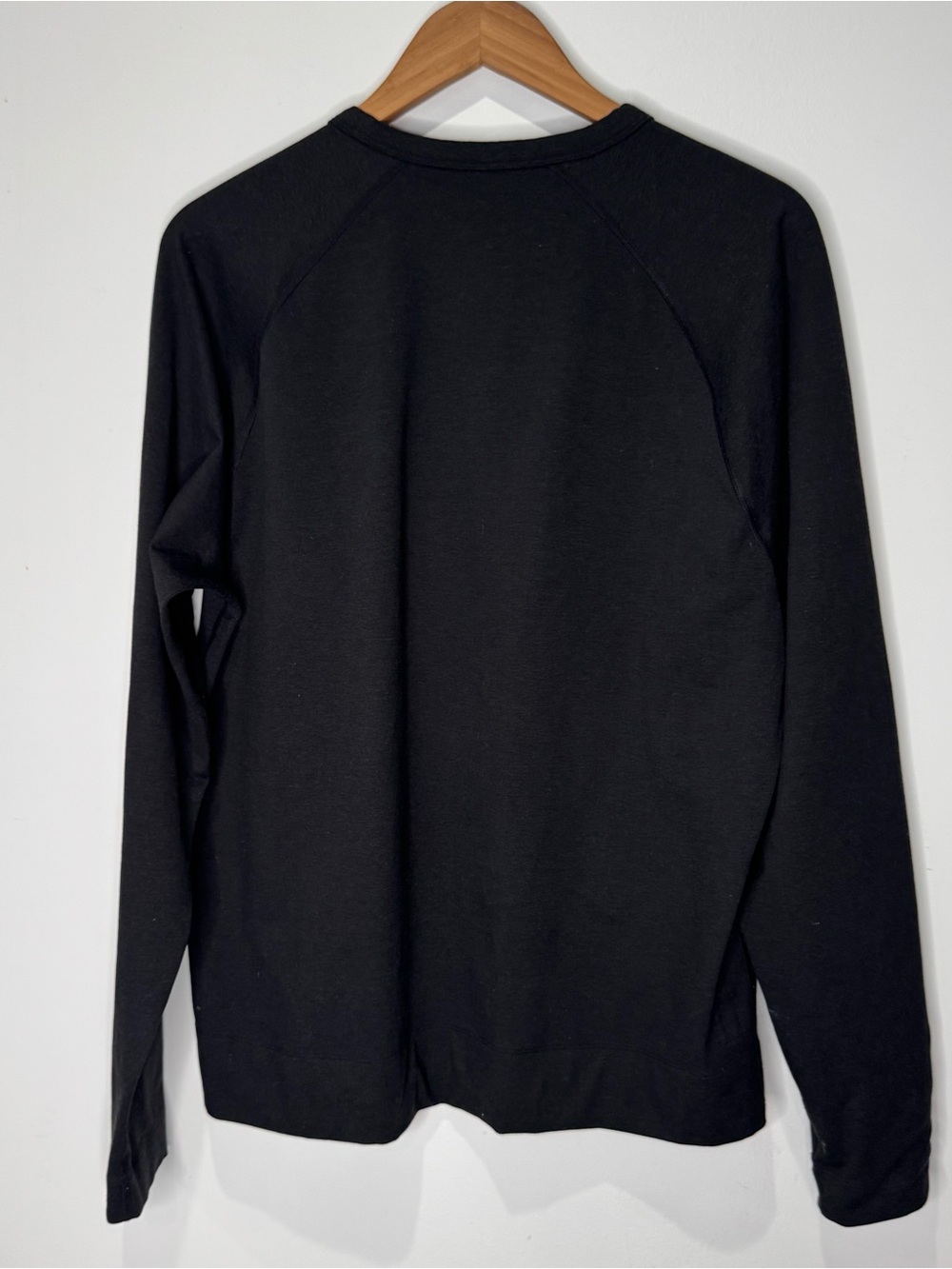 VUORI Men's Coronado Crewneck Sweatshirt - Black Medium - Picture 7 of 14